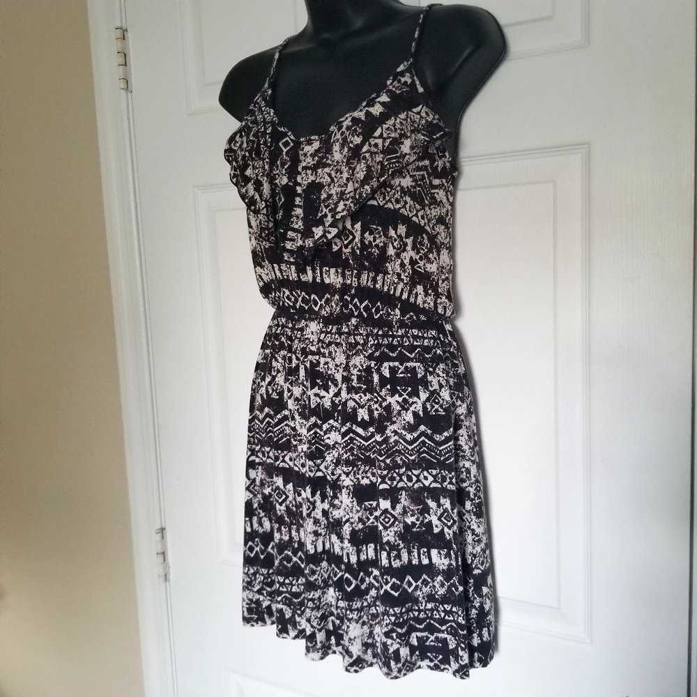 🌻5 for$20🌻Black and White Aztec Print Dress